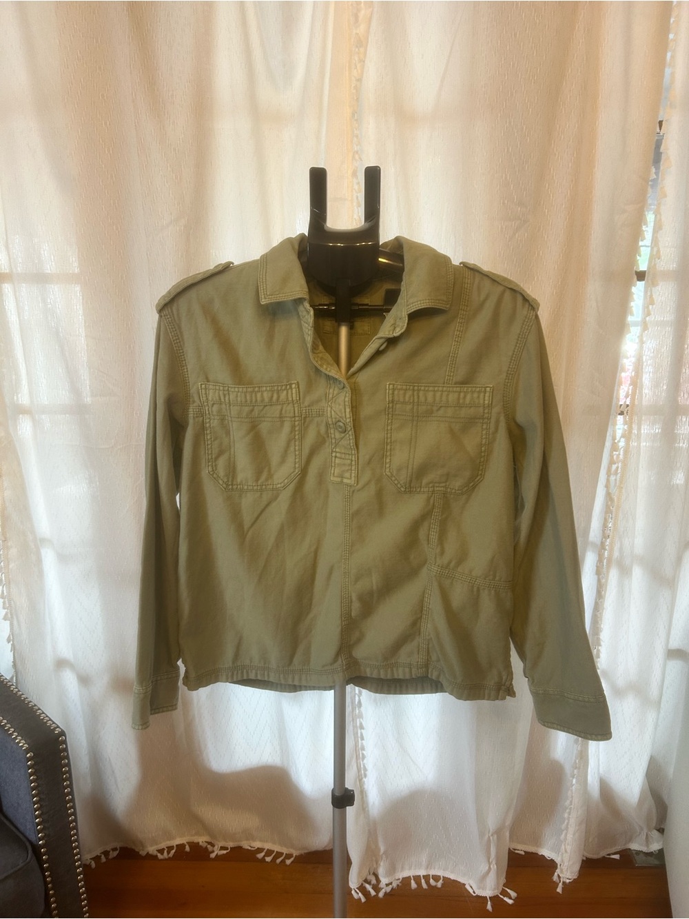 American Eagle Outfitters Women’s Olive Green shirt size Medium